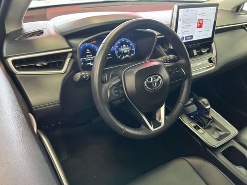 Used 2026 Toyota Corolla Cross XLE FWD image 13