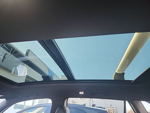 Used 2024 Volkswagen Atlas Cross Sport SEL image 15