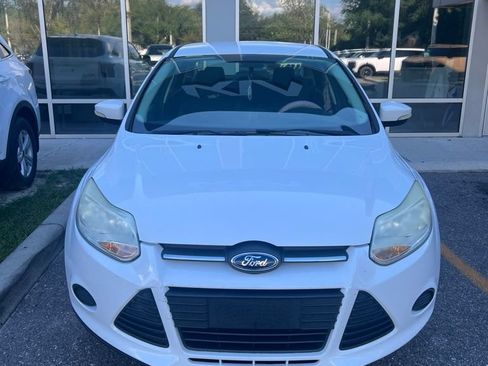 Used 2013 Ford Focus SE FWD image 2