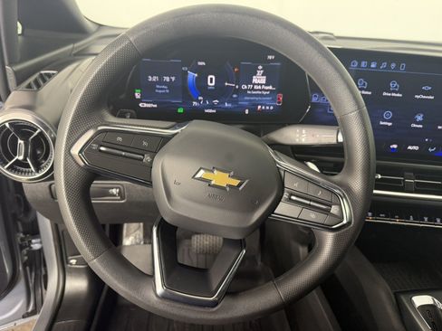 Used 2026 Chevrolet Equinox EV LT FWD image 19