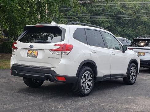 Certified 2023 Subaru Forester Premium AWD/4WD image 3
