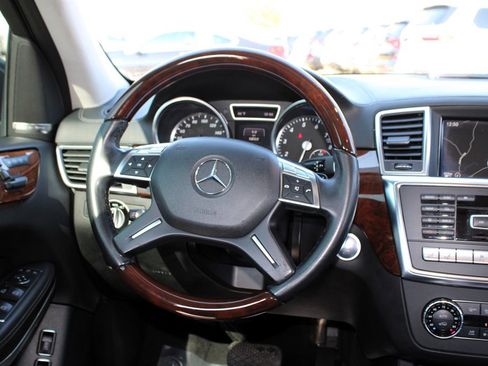 Used 2013 Mercedes-Benz GL 550 SUV image 14