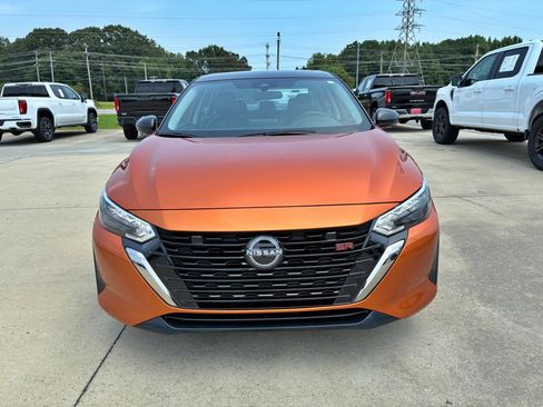 Used 2025 Nissan Sentra SR w/ SR Premium Package FWD image 3