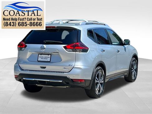 Used 2020 Nissan Rogue SV w/ Sun & Sound Touring Package FWD image 11