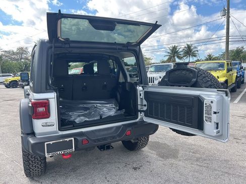 New 2024 Jeep Wrangler Unlimited Rubicon w/ Technology Group image 42