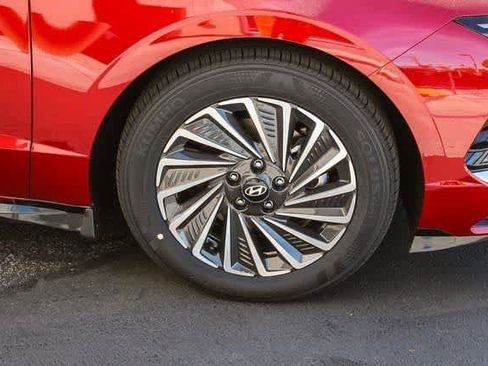 Certified 2025 Hyundai Sonata SEL FWD image 11