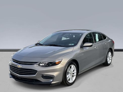 Used 2017 Chevrolet Malibu LT FWD image 1