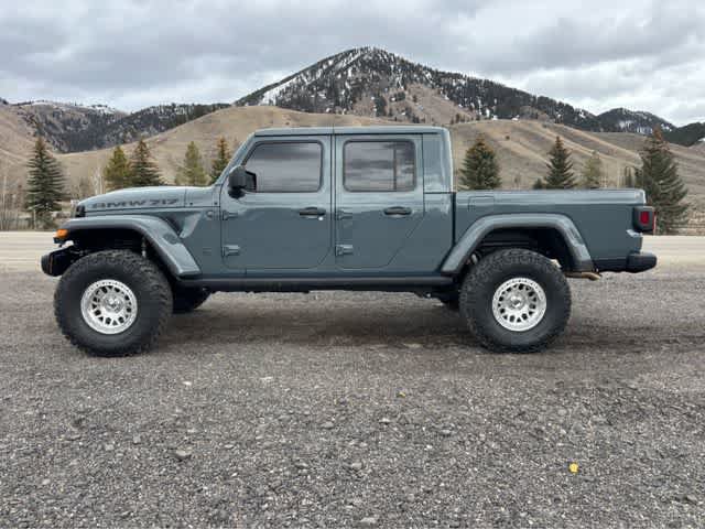 Used 2025 Jeep Gladiator Sport AWD/4WD image 4