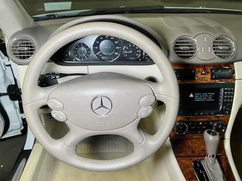 Used 2008 Mercedes-Benz CLK 350 Cabriolet image 22