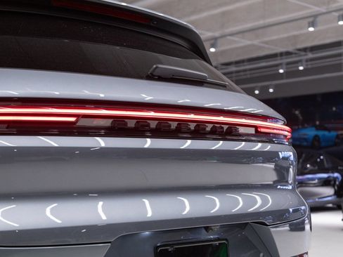 Certified 2026 Porsche Cayenne AWD/4WD image 30