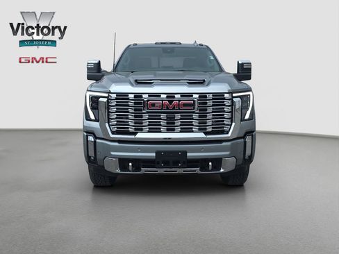 New 2026 GMC Sierra 2500 Denali w/ Technology Package AWD/4WD image 2