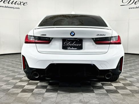 Used 2025 BMW 330i xDrive Sedan w/ M Sport Package AWD/4WD image 5