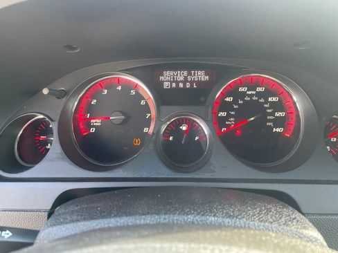 Used 2011 GMC Acadia SLE FWD image 10
