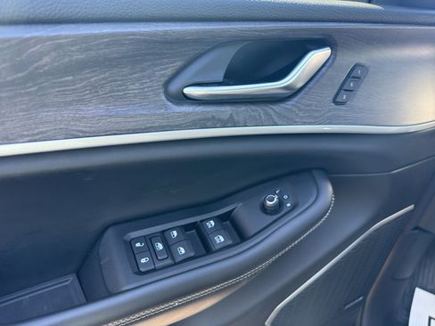 Certified 2023 Jeep Grand Cherokee L Limited w/ Trailer Tow Group (B) image 9