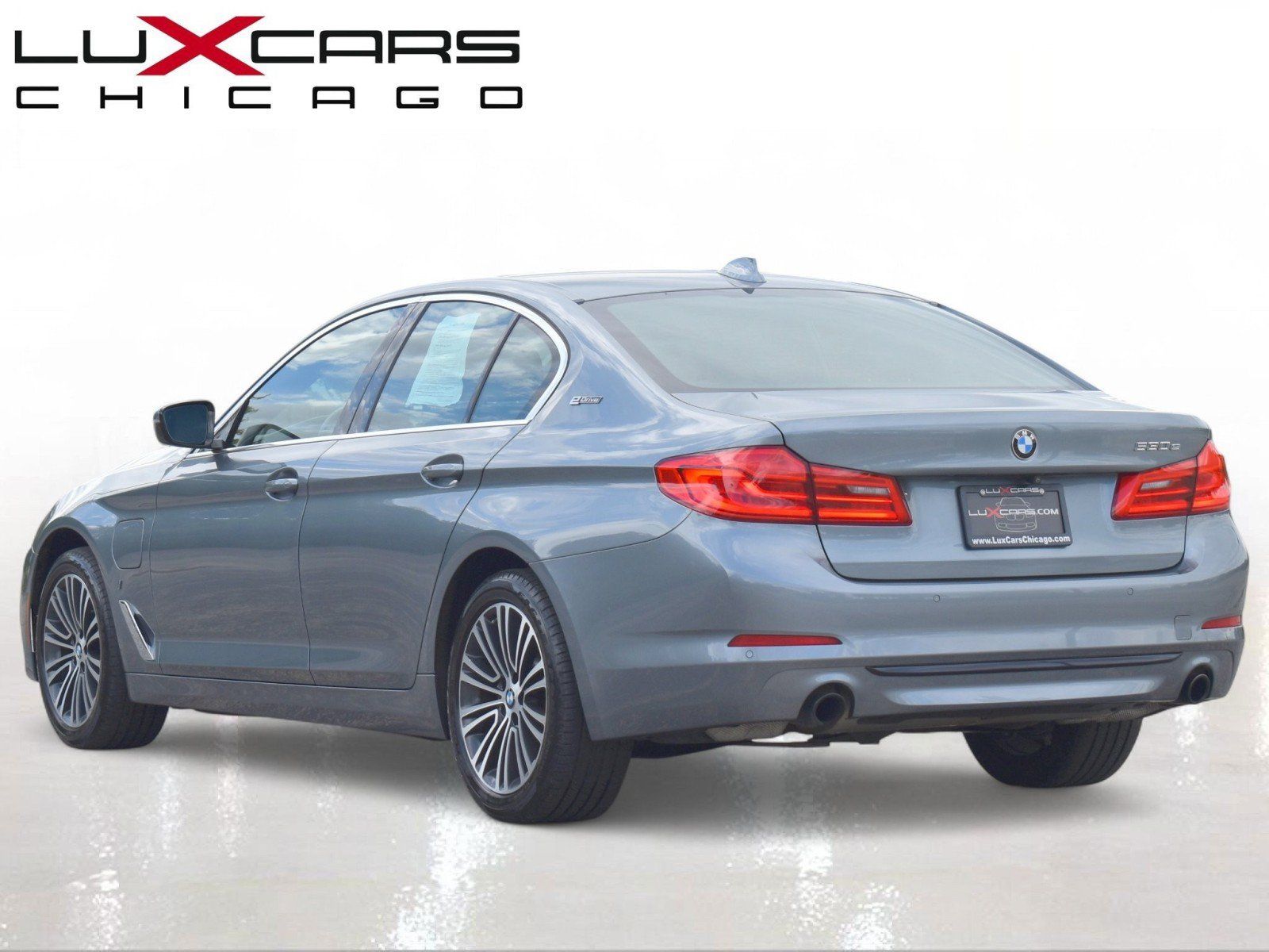 Used 2019 BMW 530e xDrive w/ Convenience Package AWD/4WD image 4