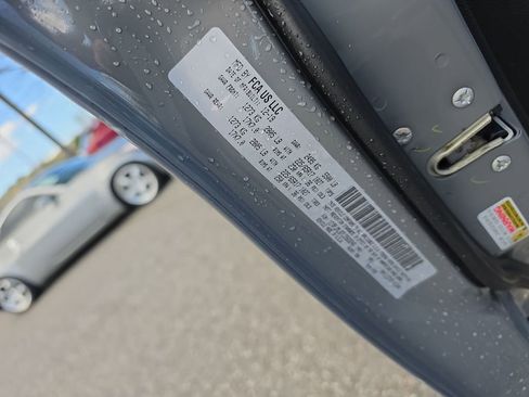 Used 2020 Jeep Cherokee Latitude Plus w/ Cold Weather Group image 35