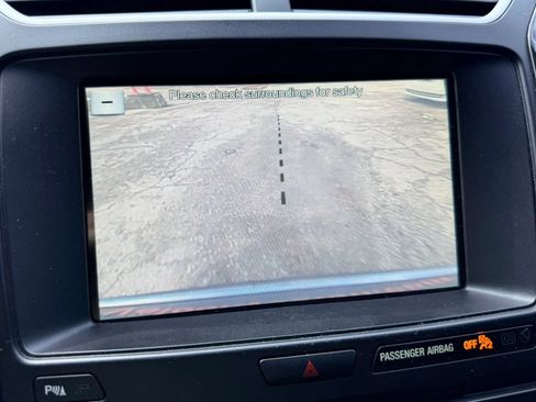 Used 2018 Ford Explorer XLT w/ Equipment Group 202A FWD image 28