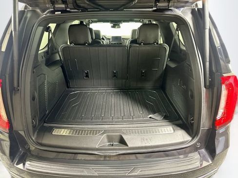 Used 2024 GMC Yukon XL AT4 w/ AT4 Premium Plus Package AWD/4WD image 33