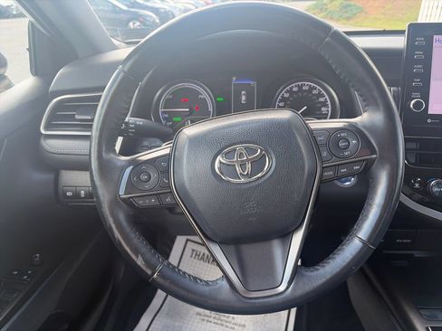 Used 2023 Toyota Camry SE w/ Cold Weather Package FWD image 15