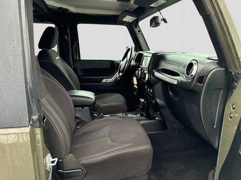 Used 2015 Jeep Wrangler Rubicon w/ Dual Top Group image 9