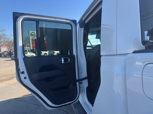 Used 2021 Jeep Gladiator Rubicon image 19