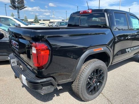 New 2025 GMC Canyon AT4 image 4