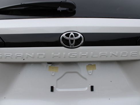 New 2026 Toyota Grand Highlander Platinum image 20