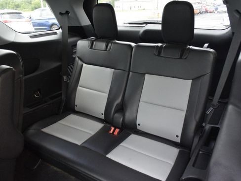 Used 2022 Ford Explorer XLT w/ Equipment Group 202A image 32