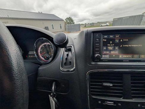 Used 2012 Dodge Grand Caravan Crew w/ Crew Value Pkg FWD image 35