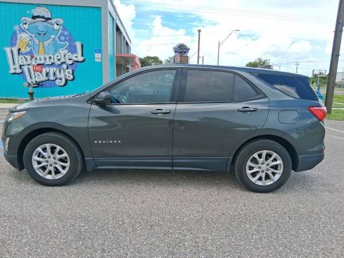 Used 2019 Chevrolet Equinox LS w/ LS Convenience Package FWD image 6