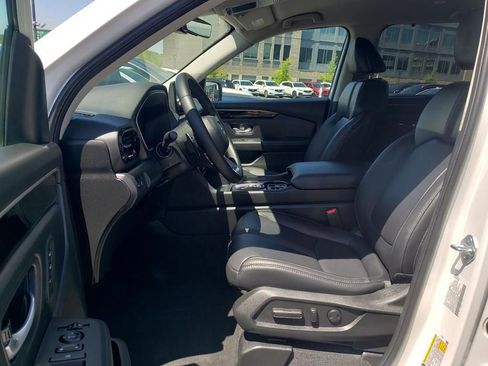 Used 2025 Honda Pilot EX-L image 16