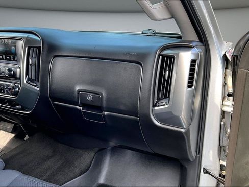 Used 2018 Chevrolet Silverado 1500 LT w/ LT Eassist Package AWD/4WD image 26
