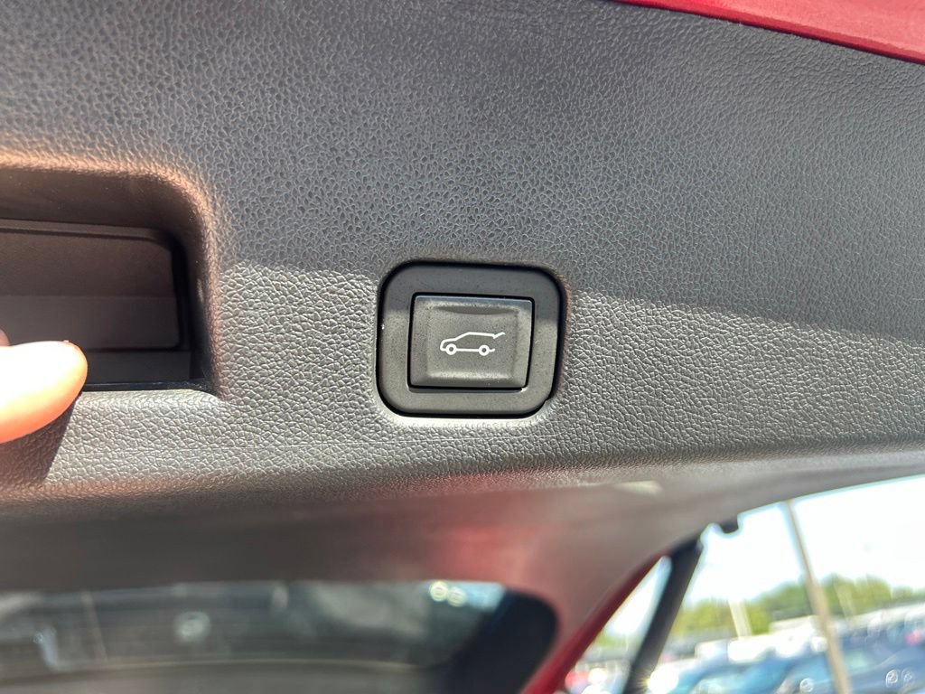 Used 2026 GMC Acadia Elevation w/ Elevation Premium Package FWD image 16