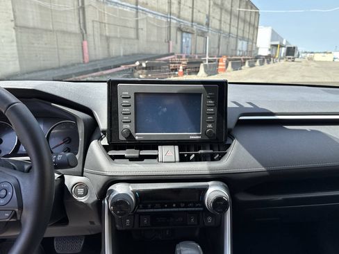 Used 2020 Toyota RAV4 XLE w/ Convenience Package AWD/4WD image 38