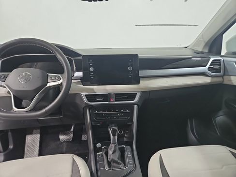New 2026 Volkswagen Taos SE FWD image 17
