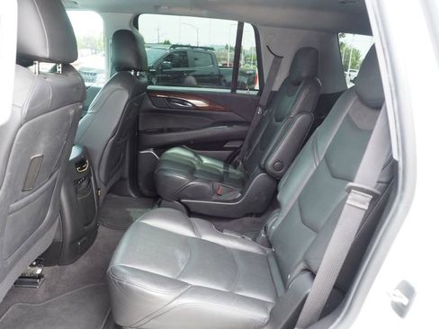 Used 2020 Cadillac Escalade Premium Luxury AWD/4WD image 15