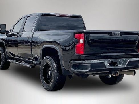 Used 2022 Chevrolet Silverado 2500 Custom w/ Custom Value Package AWD/4WD image 4