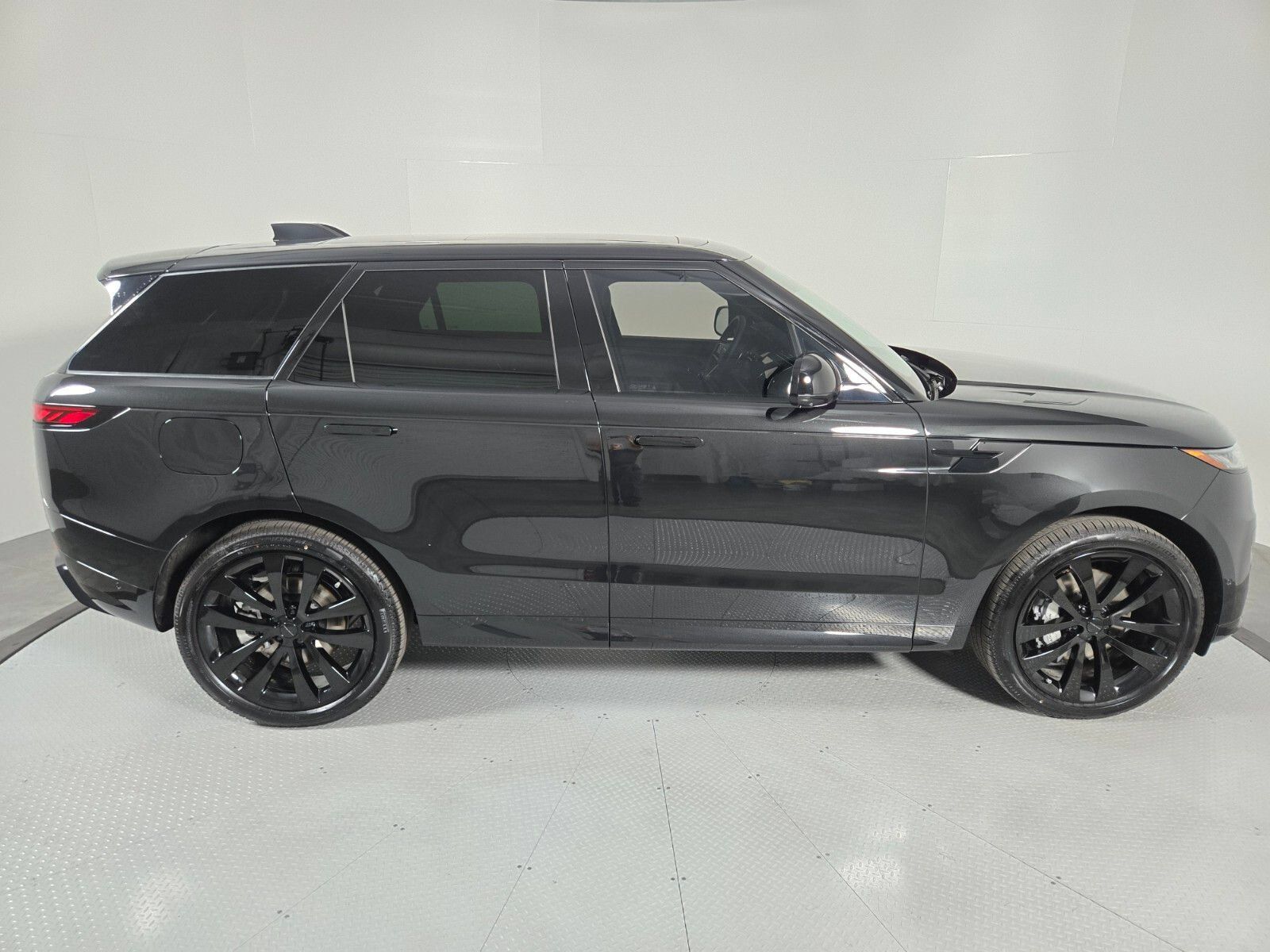 New 2026 Land Rover Range Rover Sport Dynamic SE AWD/4WD image 6
