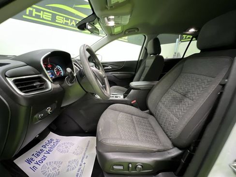 Used 2022 Chevrolet Equinox LT FWD image 17