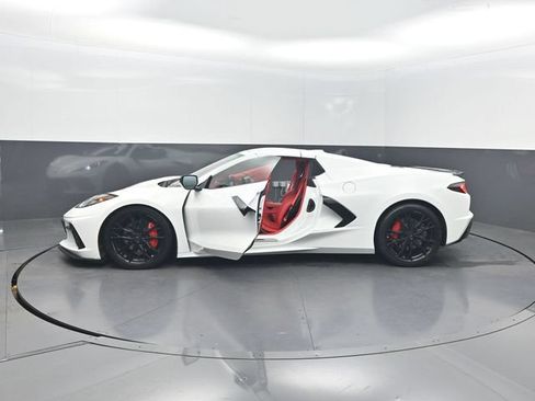 Used 2024 Chevrolet Corvette Stingray Premium Conv w/ 3LT RWD image 33