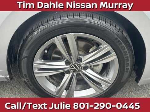 Used 2024 Volkswagen Jetta SE FWD image 14