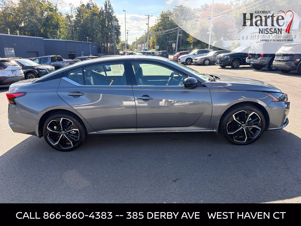 Certified 2025 Nissan Altima 2.5 SR AWD/4WD image 4