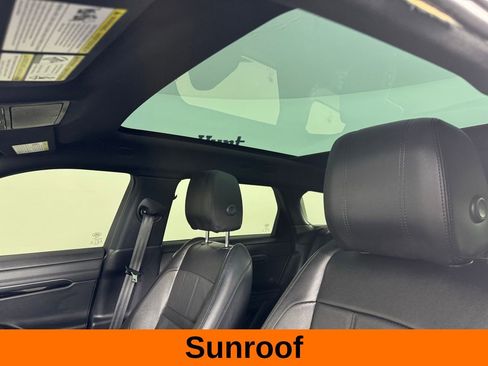 Used 2020 Land Rover Range Rover Evoque R-Dynamic SE image 3