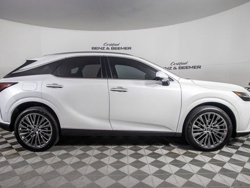 Used 2025 Lexus RX 450h AWD w/ Luxury Package image 11