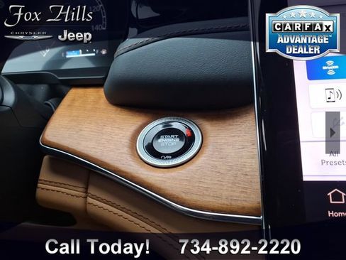 Used 2024 Jeep Grand Cherokee Summit AWD/4WD image 26