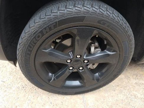 Used 2023 Jeep Grand Cherokee Altitude image 11