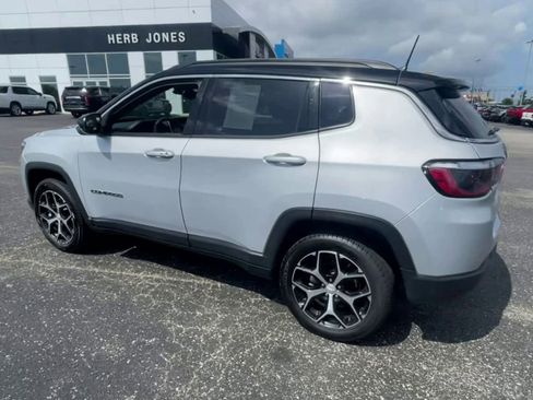 Used 2024 Jeep Compass Limited image 7