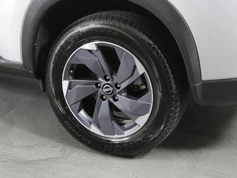Certified 2025 Nissan Rogue SV FWD image 14