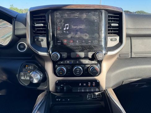 Used 2019 RAM 1500 Laramie AWD/4WD image 2