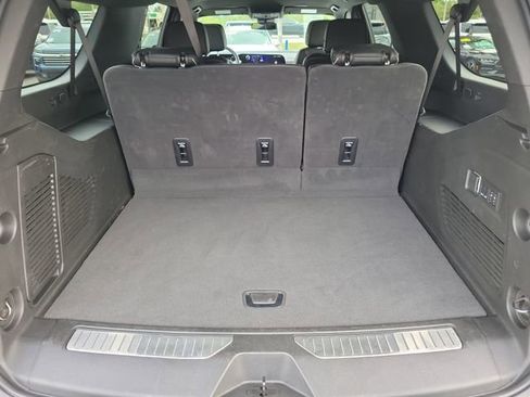 Certified 2025 Chevrolet Suburban Premier AWD/4WD image 11